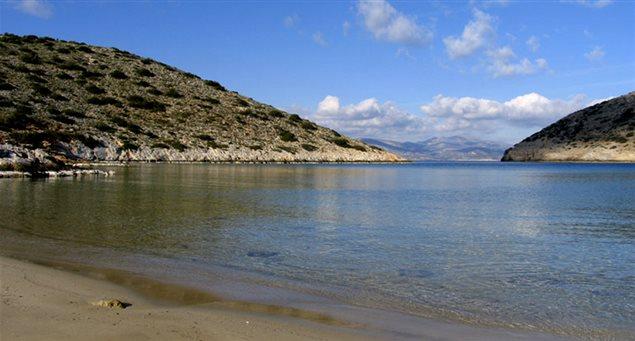 Vorini Spilia Bay