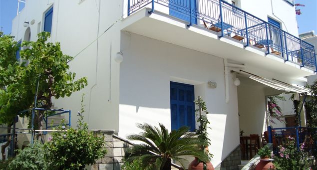 Vakhos Island Hotel